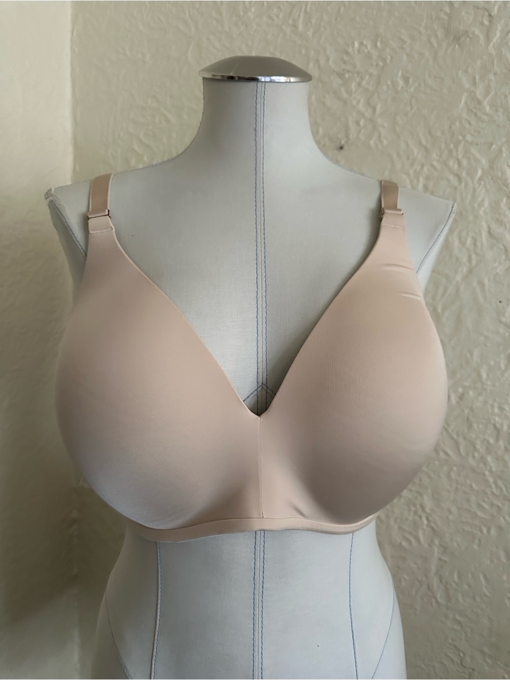 Soma Vanishing 360 wireless nude cream bra 40D